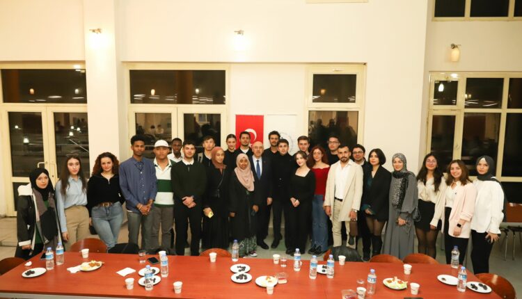 DEÜ öğrenci yemekhanesi iftar programı (5)
