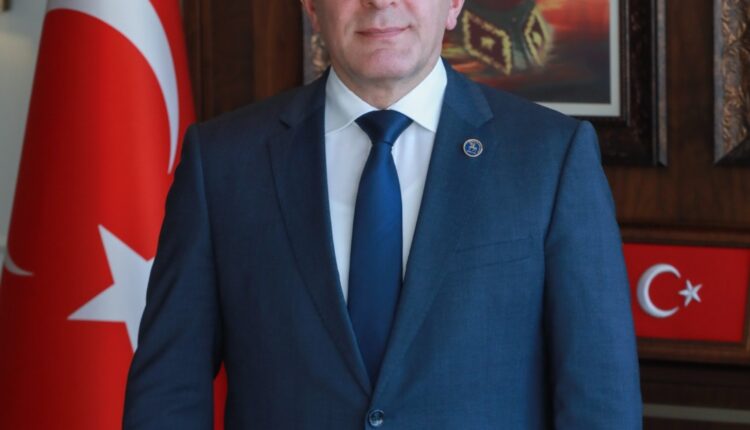 DEÜ Rektörü Prof. Dr. Bayram Yılmaz