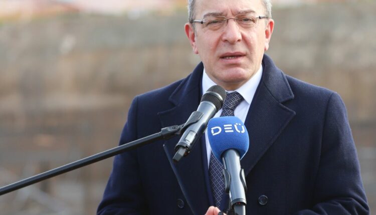 DEÜ Rektörü Prof. Dr. Bayram Yılmaz (2)