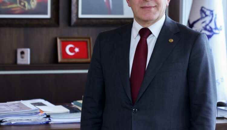 Rektör Prof. Dr. Bayram Yılmaz