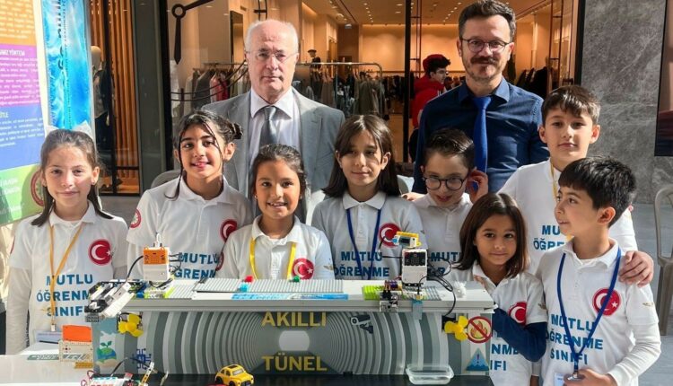 PROF. DR. KILIÇ, AYDIN’DAKİ PROJE PAZARI NDA GENÇ BİLİM İNSANLARIYLA BULUŞTU (1)