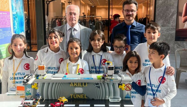 PROF. DR. KILIÇ, AYDIN’DAKİ PROJE PAZARI NDA GENÇ BİLİM İNSANLARIYLA BULUŞTU (1)