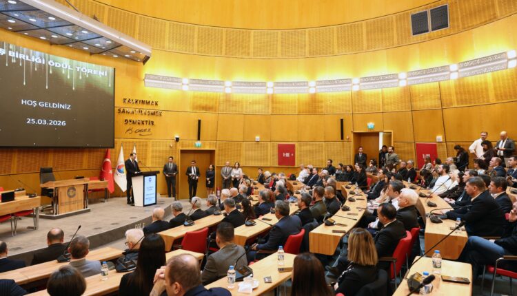 DEÜ’DEN ÜNİVERSİTE-SANAYİ İŞ BİRLİĞİNDE ÖNEMLİ BAŞARI (4)