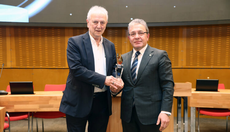 DEÜ’DEN ÜNİVERSİTE-SANAYİ İŞ BİRLİĞİNDE ÖNEMLİ BAŞARI